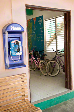 © 2010 Zann and Pinkerton Photography for Barefoot Contessa Photo Adventures. All Rights Reserved.  For usage and fees, contact us at 310 Lafayette Drive, Hillsborough, NC  27278.  919-643-3036 before 9 pm east coast USA, or by e-mail at TBC at BCphotoadventures dot com.